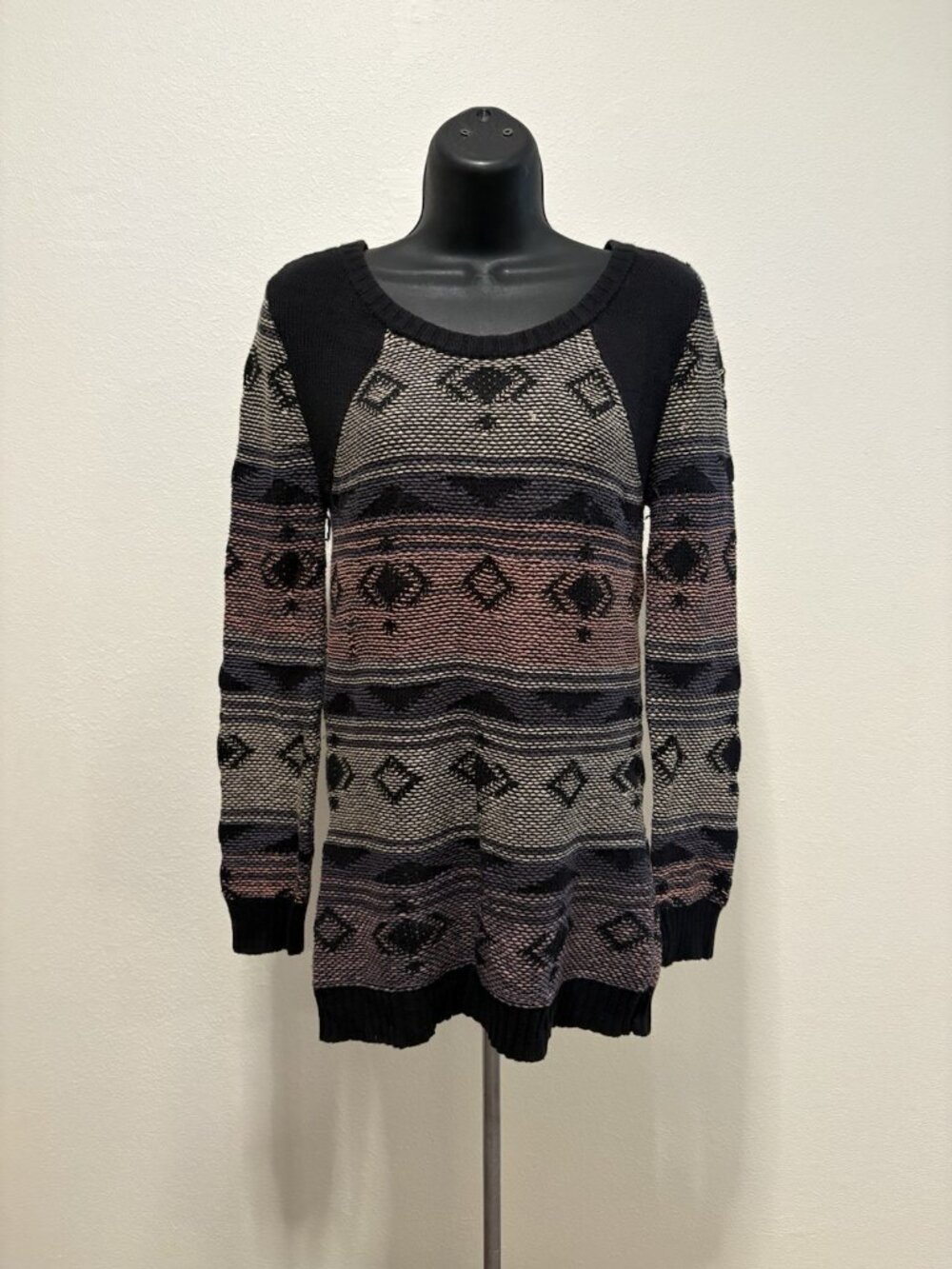 Maurices Southwest Blanket Pattern knit Sweater Women Small Pullover